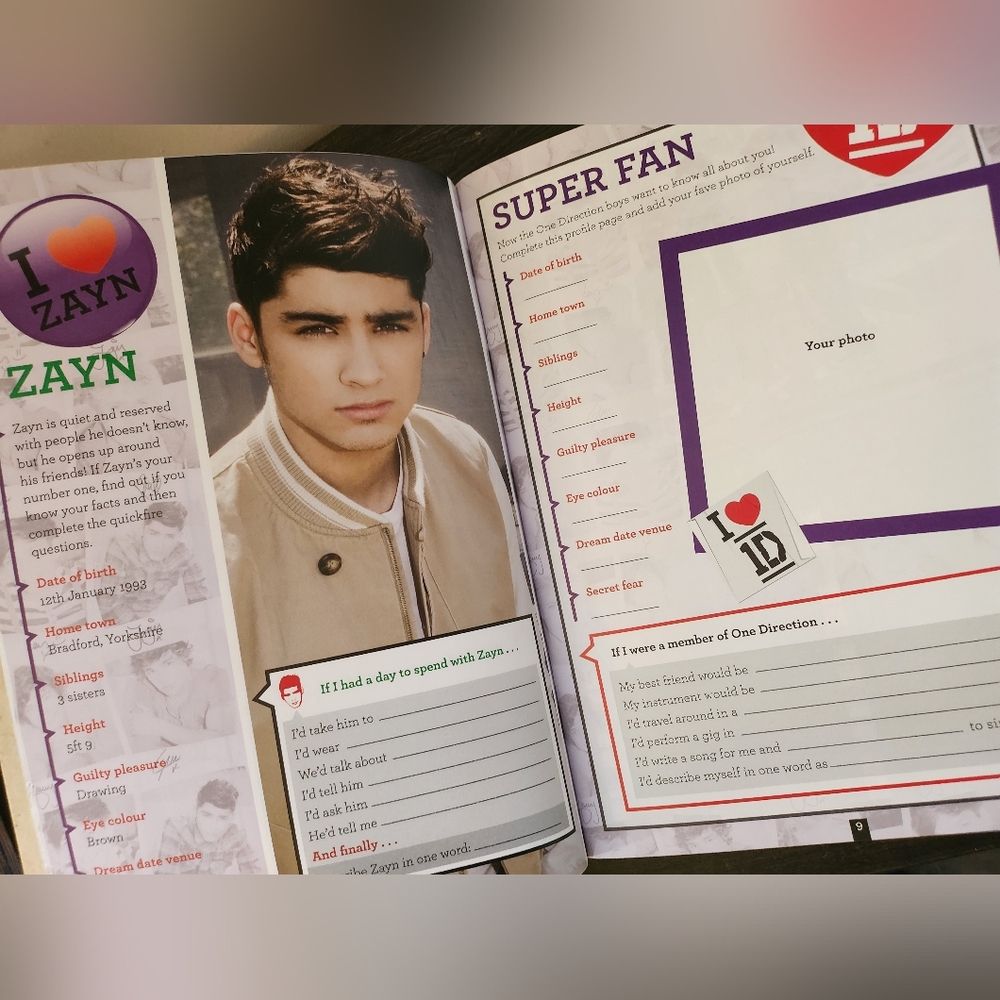 One Direction Activity and Sticker Book - Picture 5 of 11